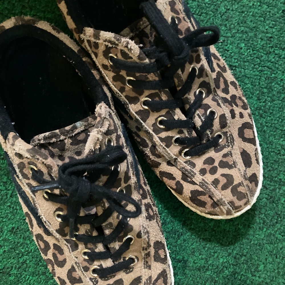 Size 7 leopard Tretorn tennis shoes